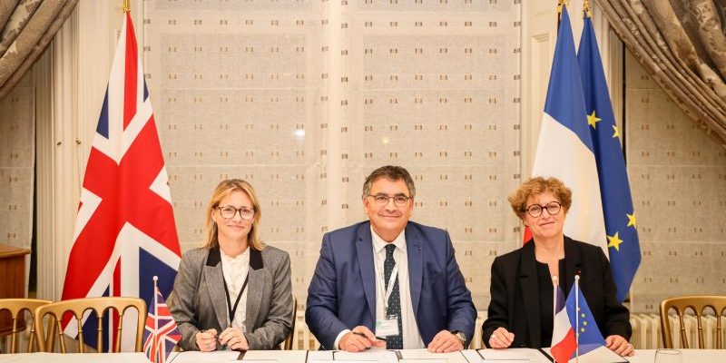 Signature d’un accord franco-britannique sur les biomarqueurs